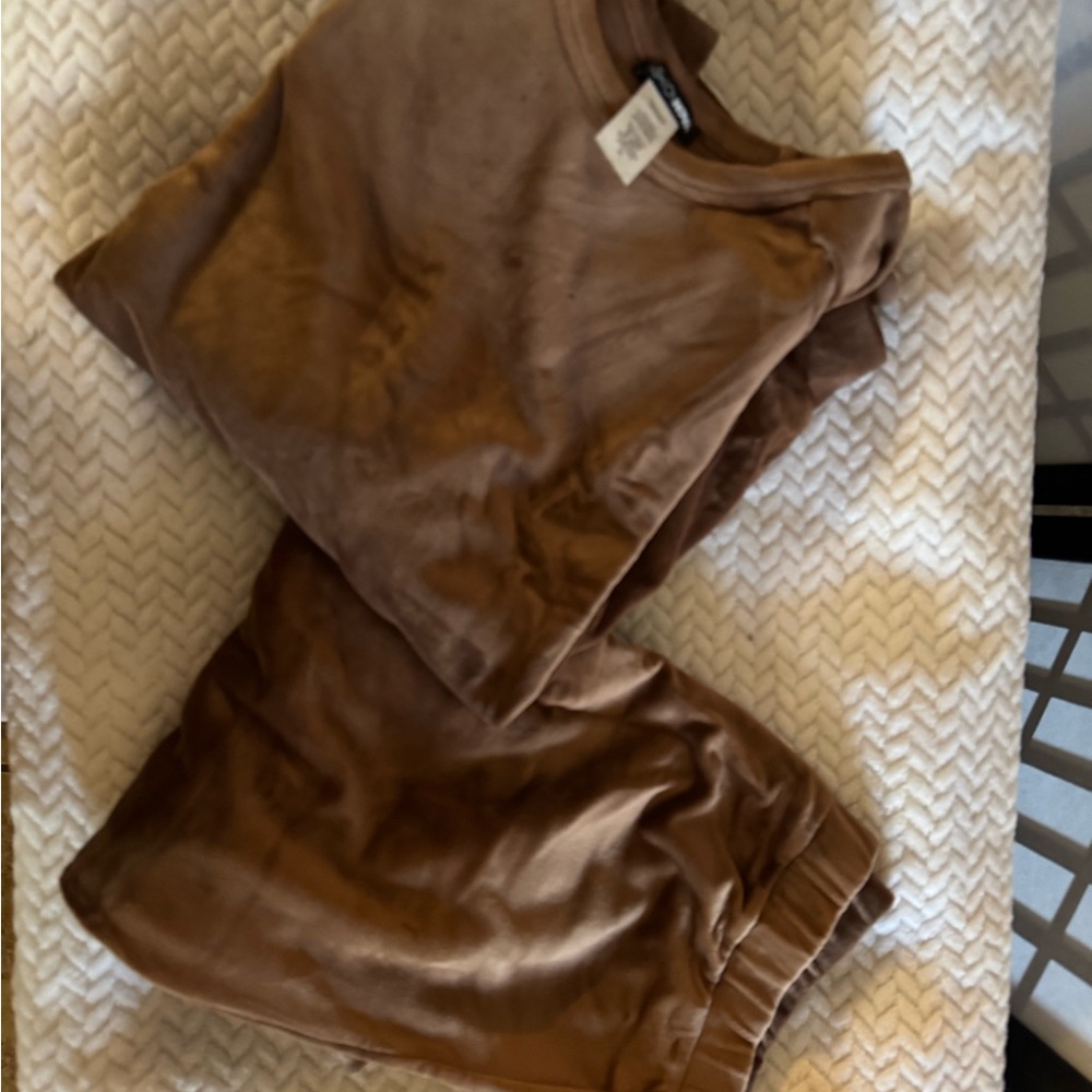 Fashion Nova Brown Velour Pajama Set Luxurious
